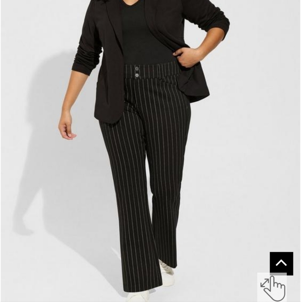 🆕️ 22W BLACK PINSTRIPE TROUSER BOOT PONTE MID-RISE PANT- SHORT INSEAM LE
